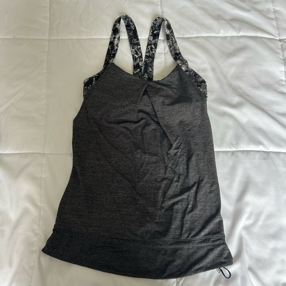 Lululemon Womens 4 Sports Bra Peplum Tank Top Built In Bra Gray Floral Yoga